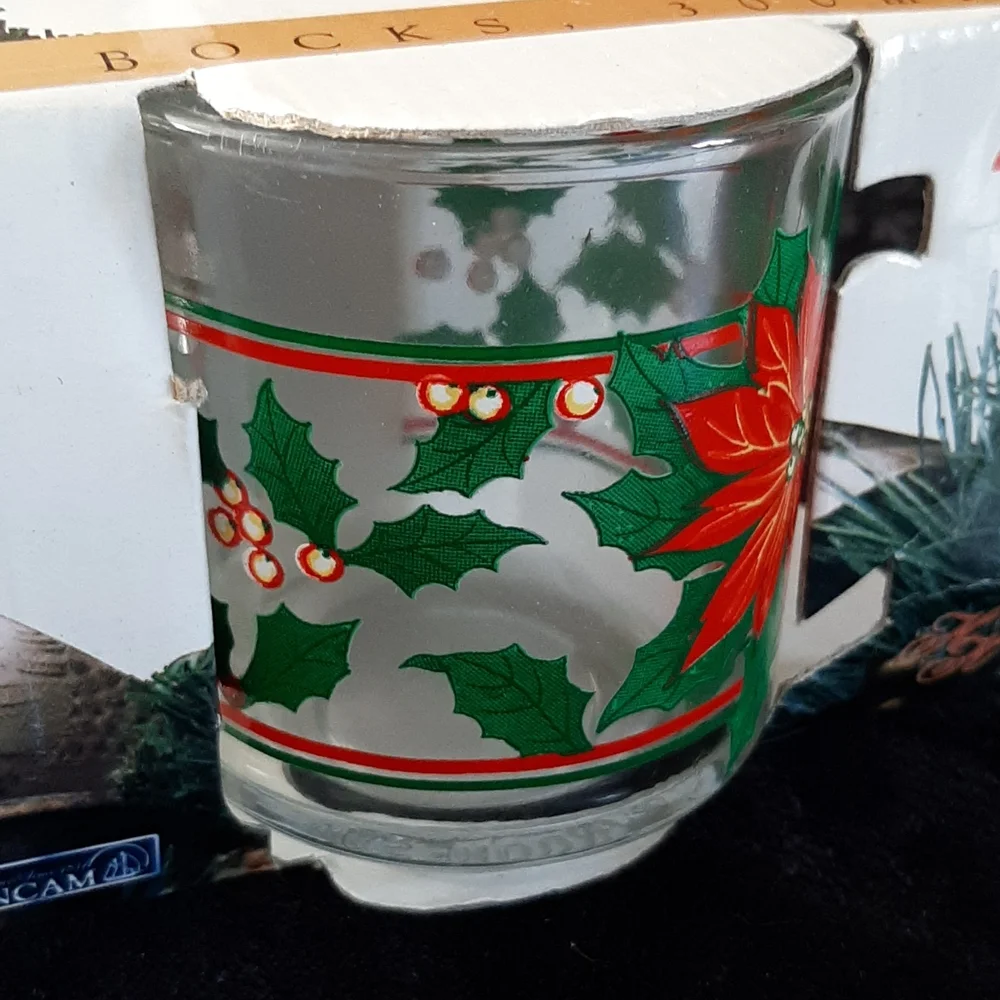 Vintage holiday mug set never opened - Picture 2 of 4